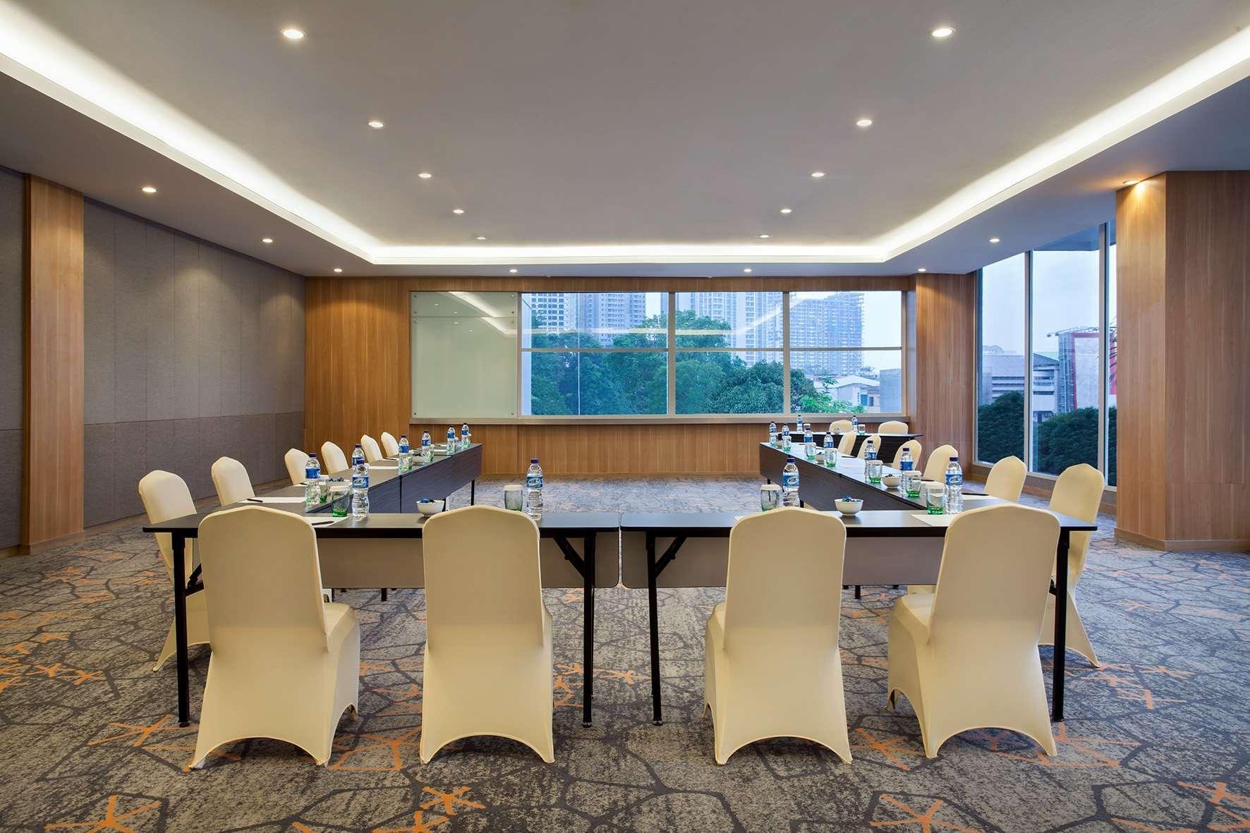 Aiho Hotel Medan Afaceri foto